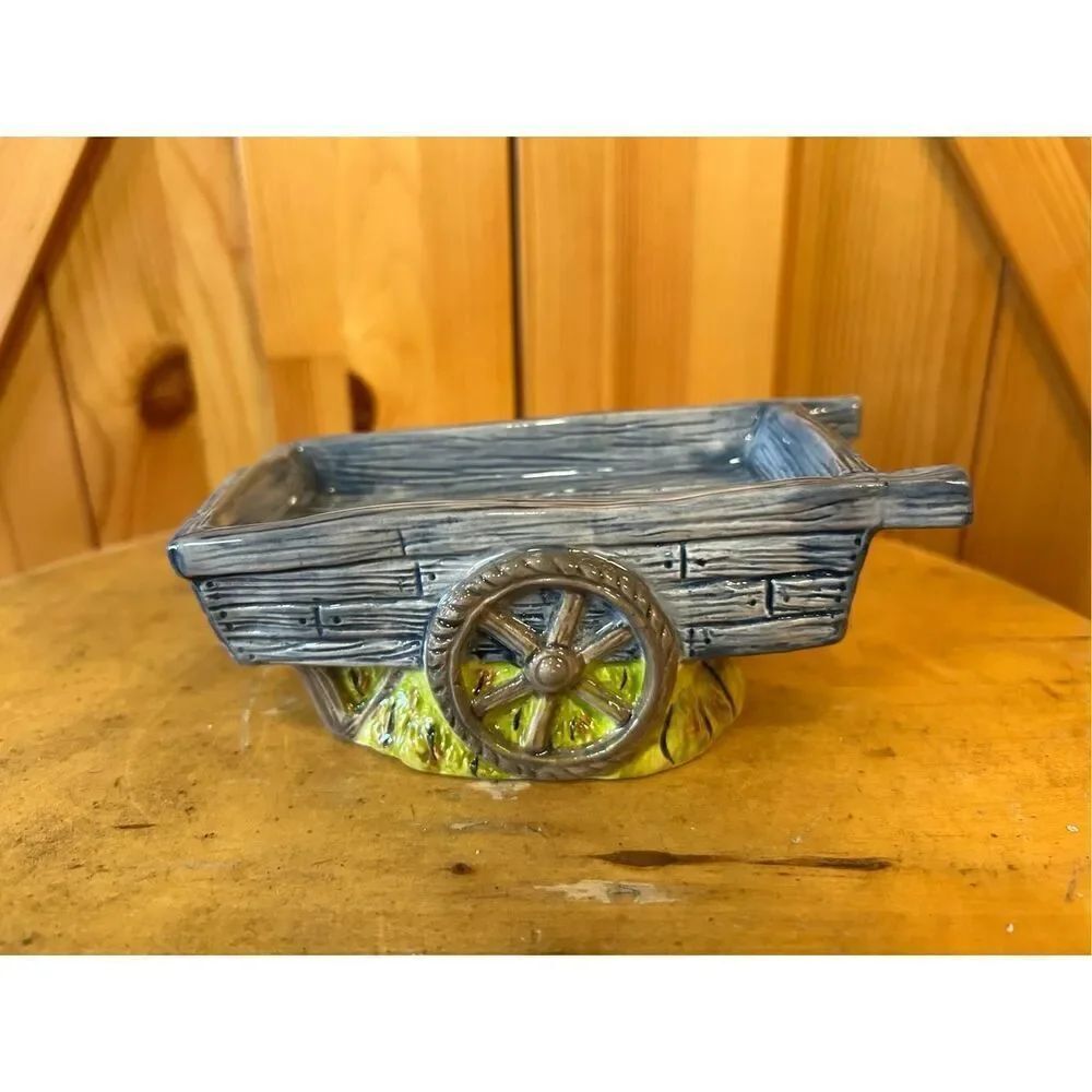 Cracker Barrel Stoneware Wagon (8795)